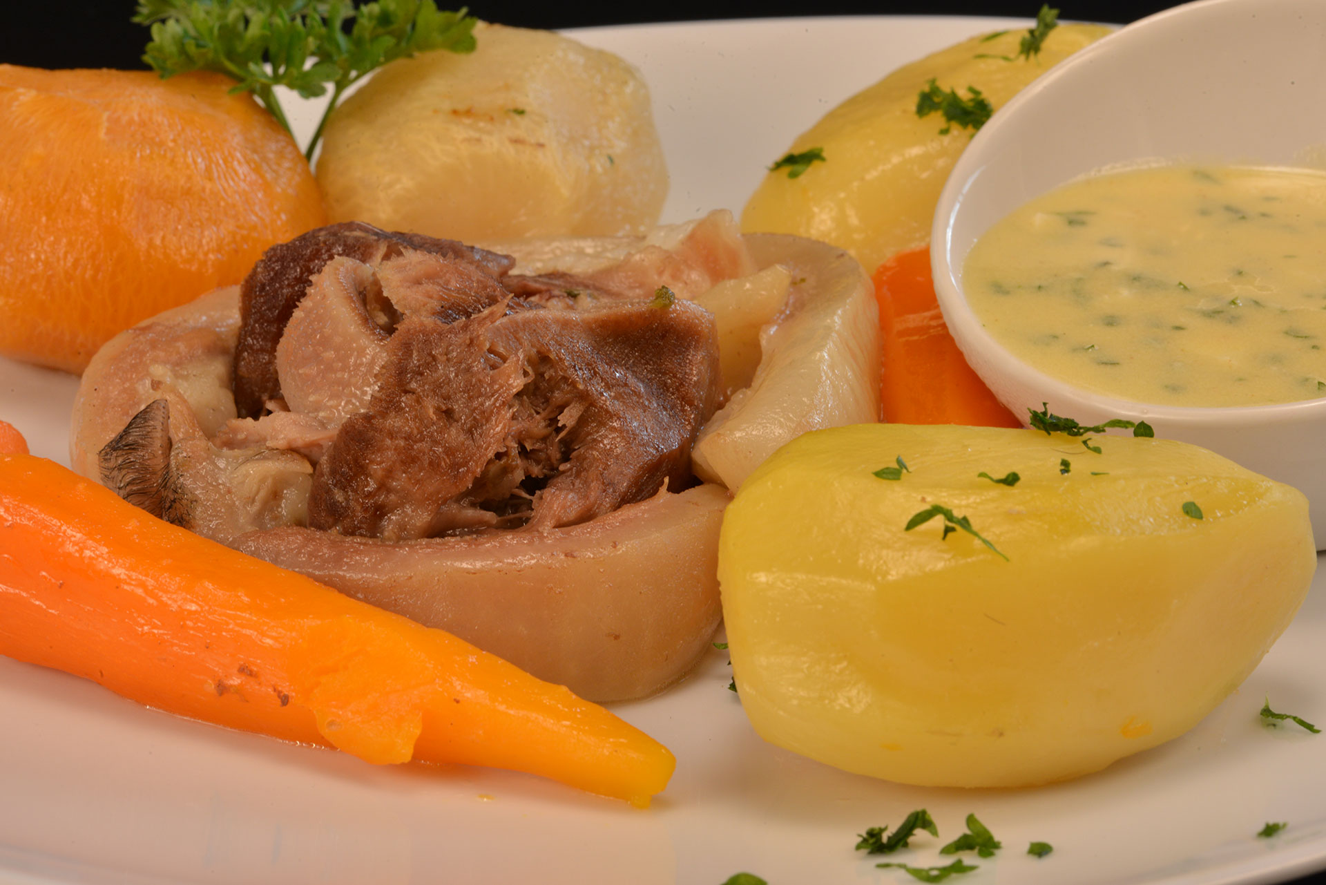 tete de veau servie par le restaurant le chalet du lac à pont et massène